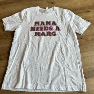 Mama‎ Tee